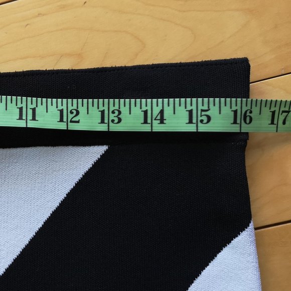 Neiman Marcus Body Con Pencil Skirt -XL - Picture 4 of 7